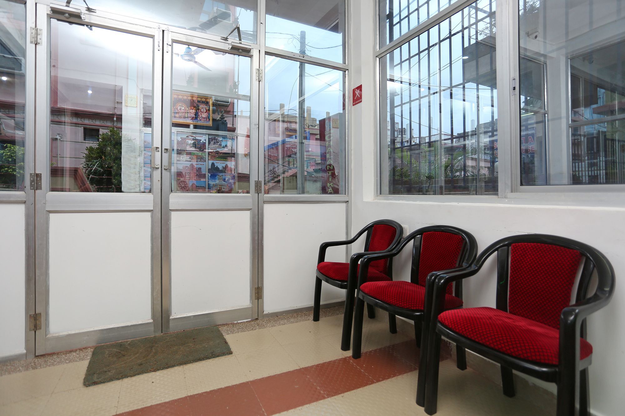 Oyo 9090 Chalantika Hotel 2*