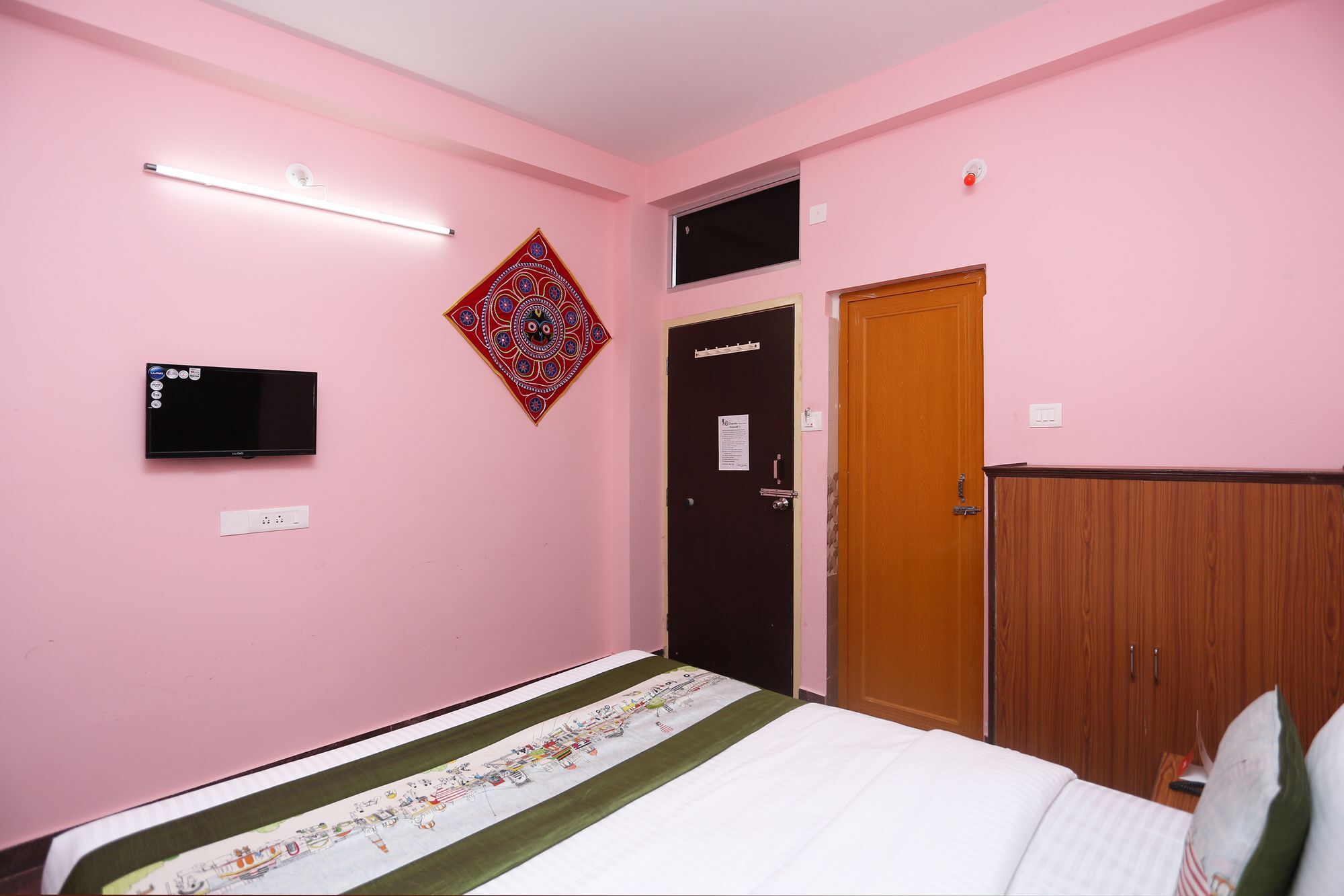 Oyo 9090 Chalantika Puri